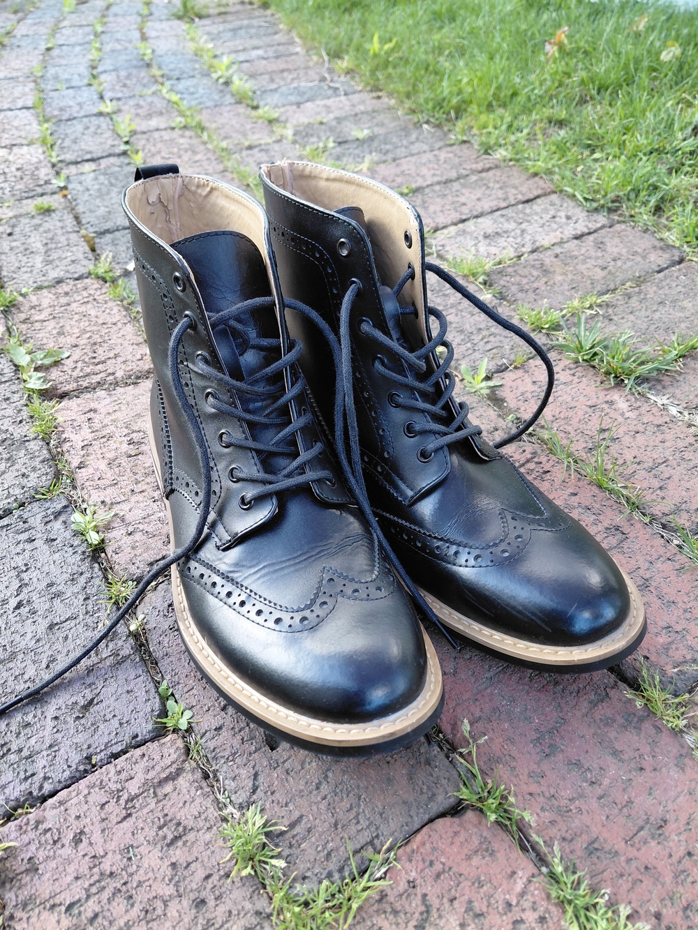 Joseph Abboud black leather brogue wingtip boots Mens 10.5